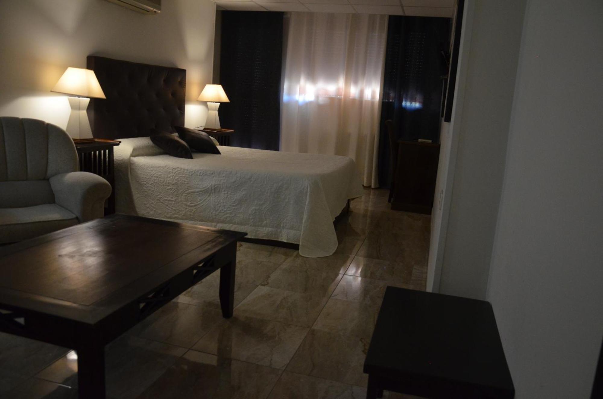 Hostal Mont Royal Alicante Exteriör bild