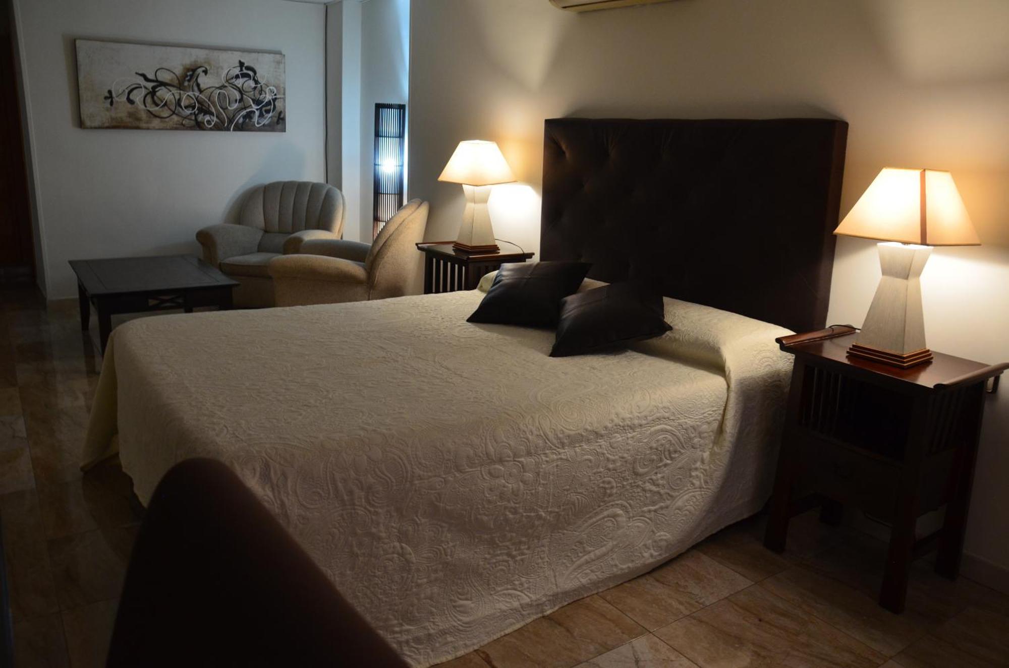 Hostal Mont Royal Alicante Exteriör bild