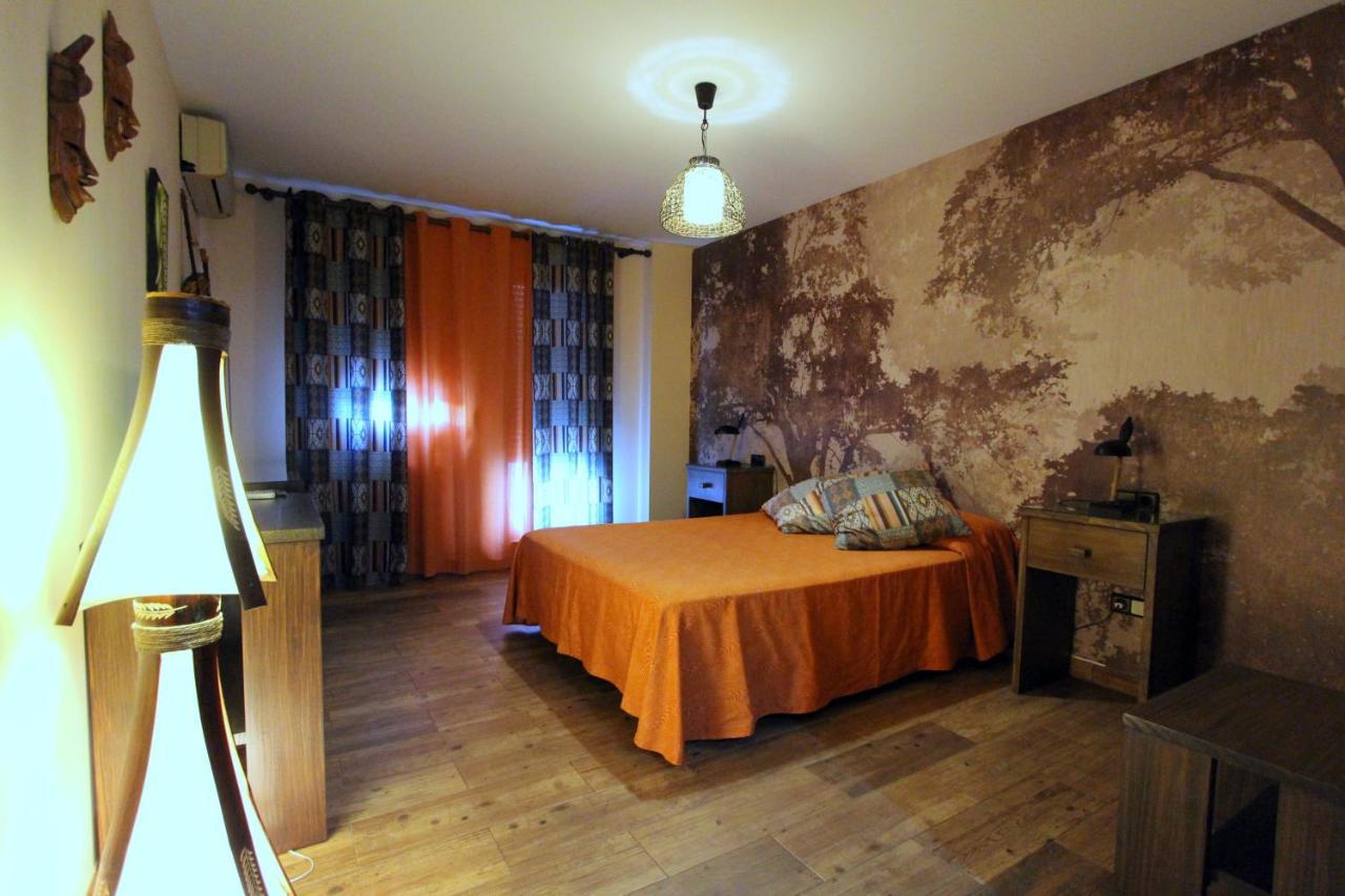 Hostal Mont Royal Alicante Exteriör bild