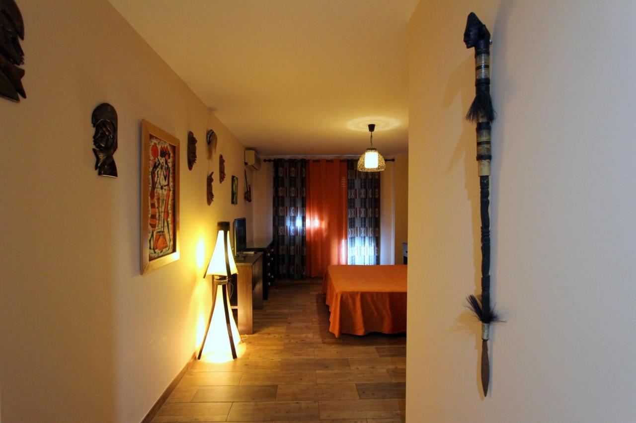 Hostal Mont Royal Alicante Exteriör bild